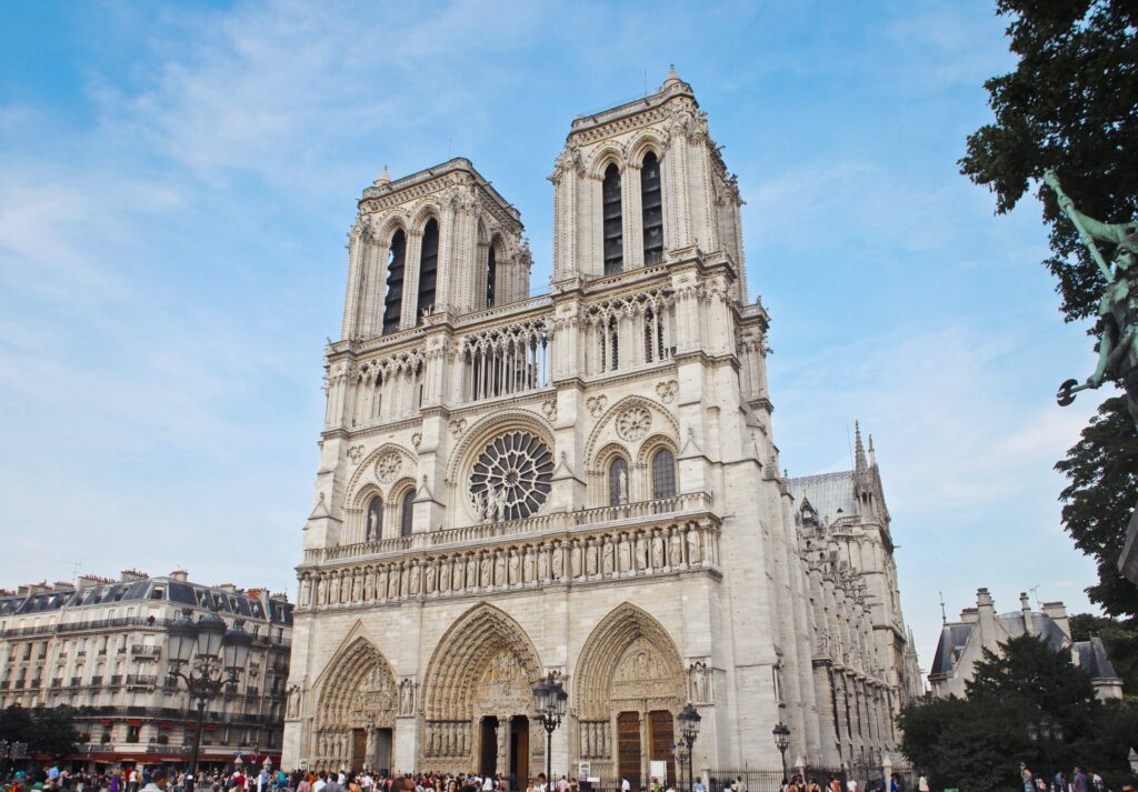 Собор Парижской Богоматери: Notre-Dame de Paris